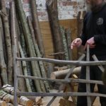 Cleft ash gate